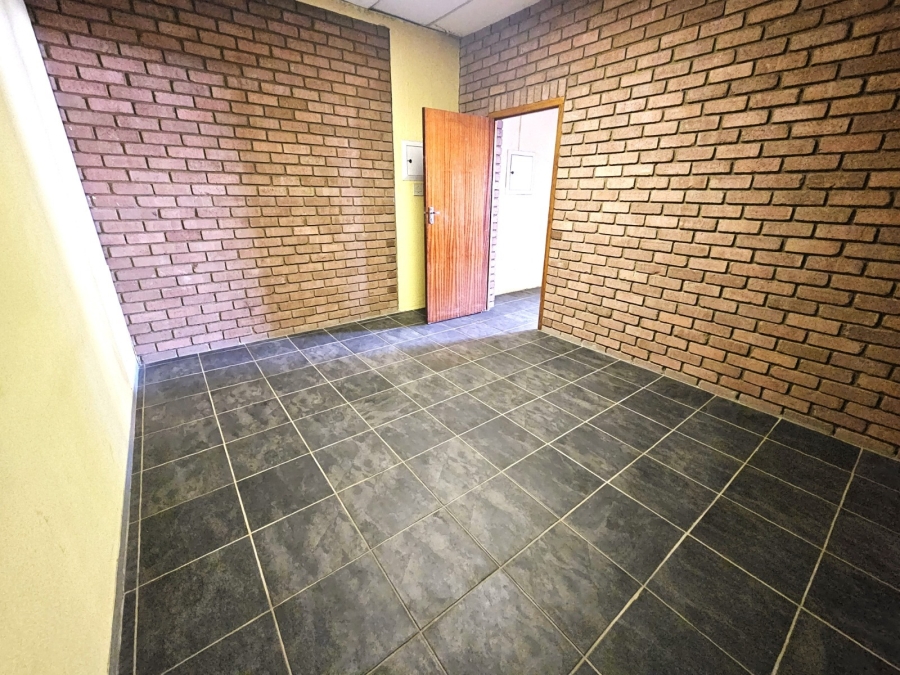 To Let Commercial Property for Rent in Rustenburg Rural North West